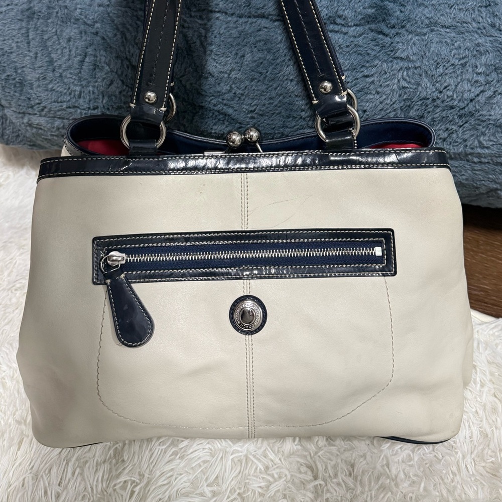 RARE Vintage Coach - Picture 3 of 7